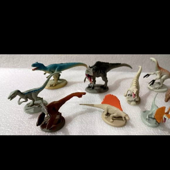 Vtg 10 Jurassic Park Dinosaurs Vending Machine Figure Set NOS New 2000s - Picture 5 of 6